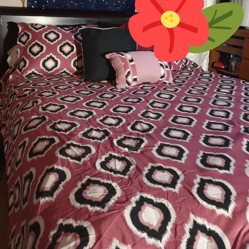 7 peice comforter set